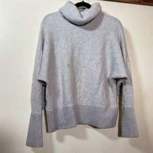 Turtle neck wool sweater